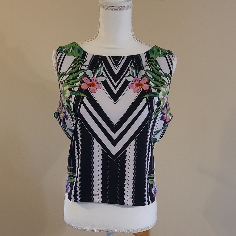 Bisou Bisou Graphic Top